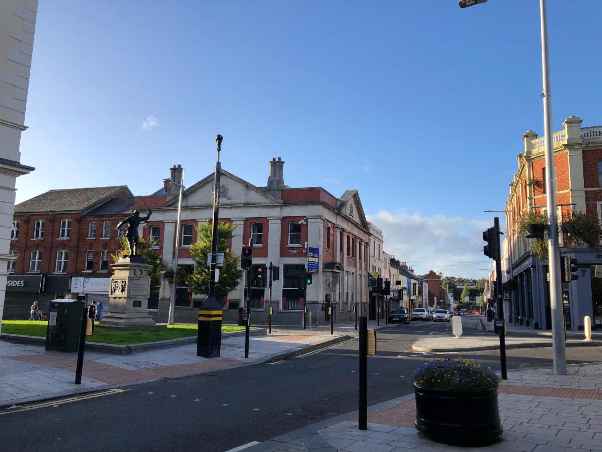 Central Lisburn Duplex Apartment Siren Stays Zewnętrze zdjęcie